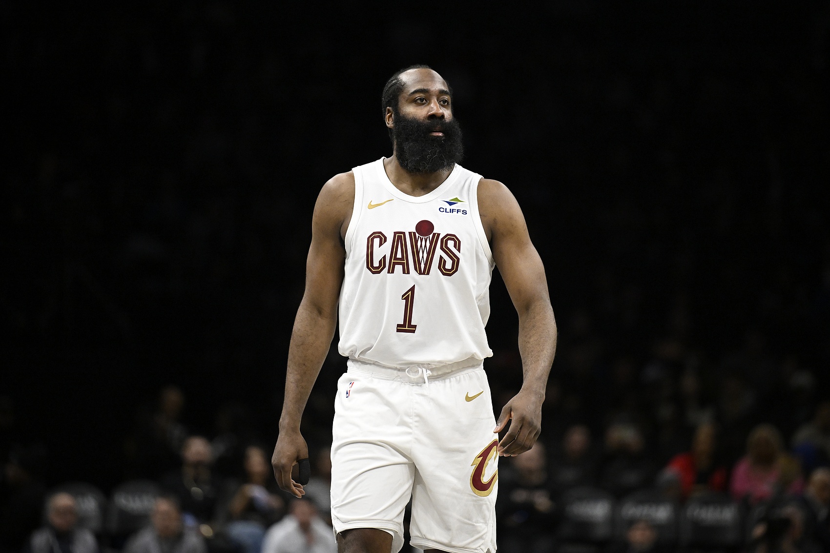 世界杯比赛在线观看软件-强行续命!哈登单打晃退班凯罗强行撤步三分球续命