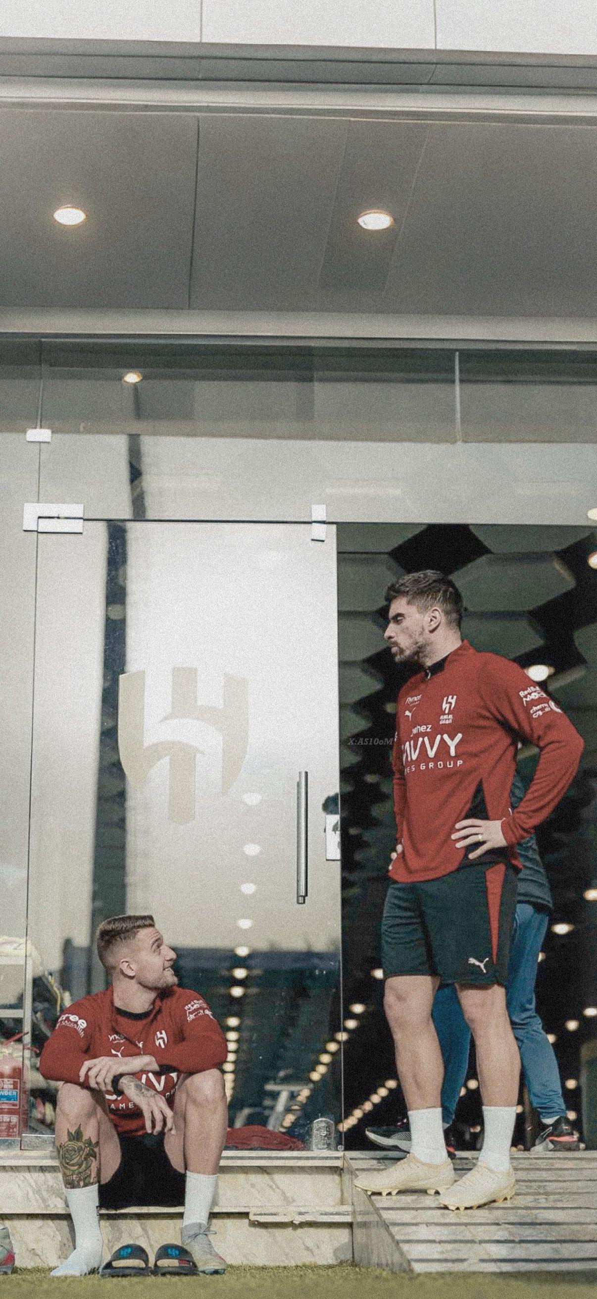 世界杯直播下载官网-拉爵缺钱放弃1500万签内维斯！曼联杯赛全灭亏半亿，冬窗恐无买卖