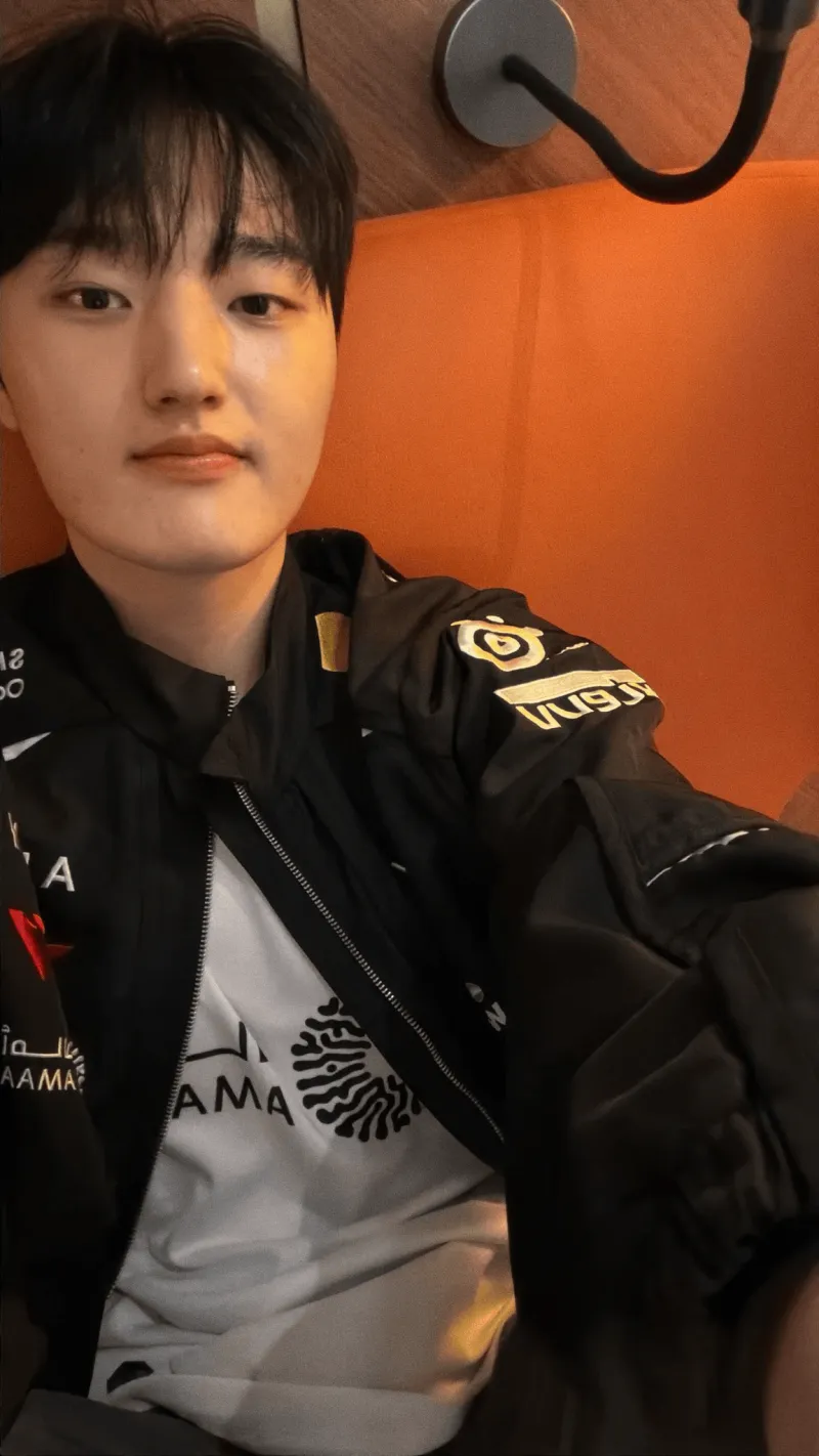 世界杯客户端更新-Peyz更新自拍照并配文:在主场留下了美好的回忆